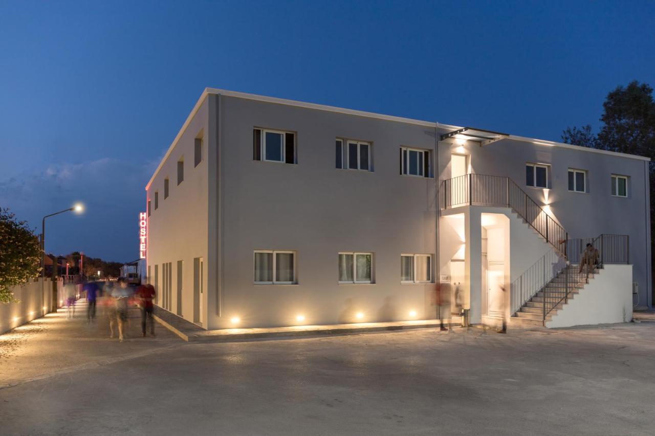 Local Hostel & Suites Potamós エクステリア 写真