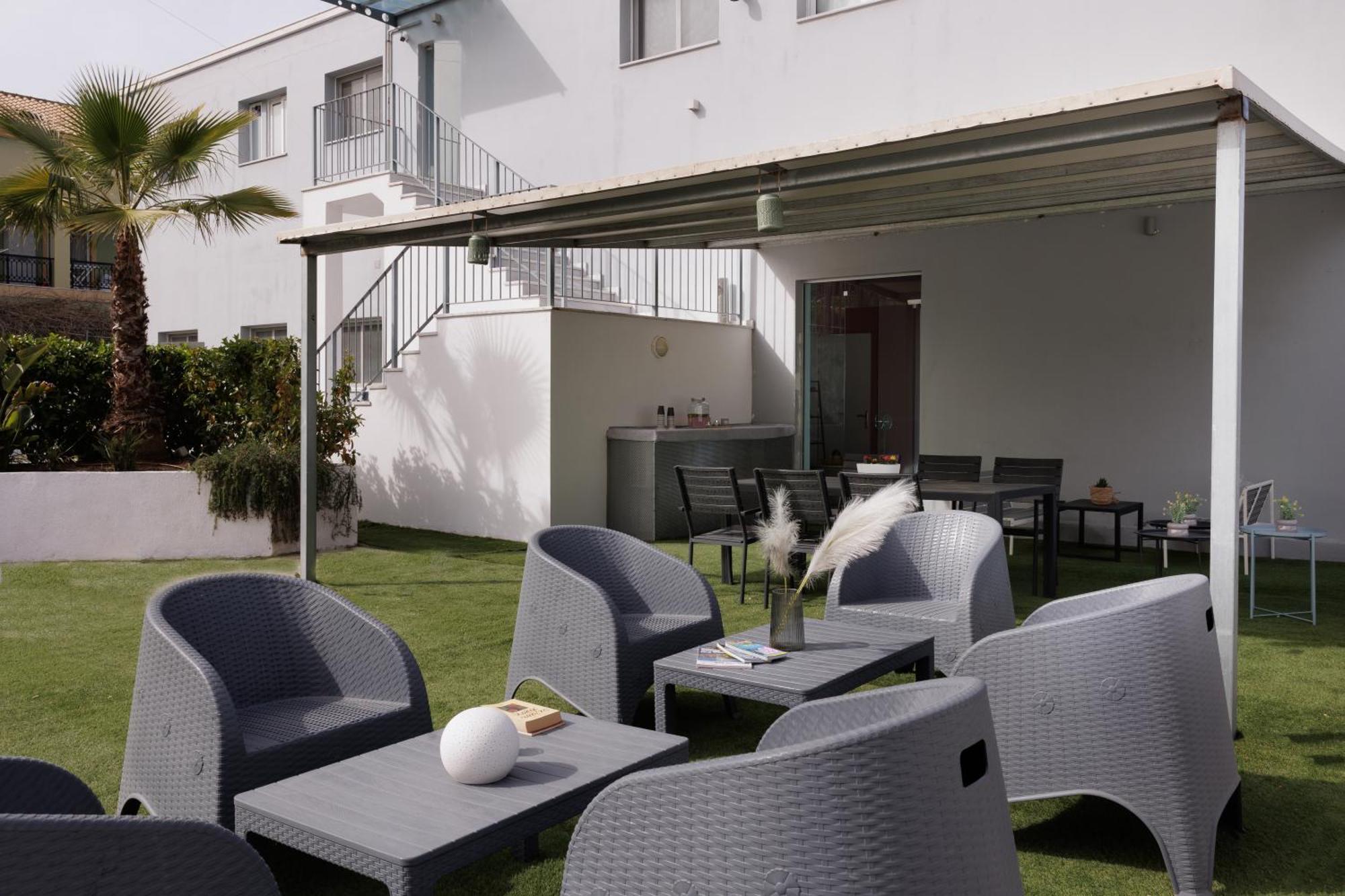 Local Hostel & Suites Potamós エクステリア 写真