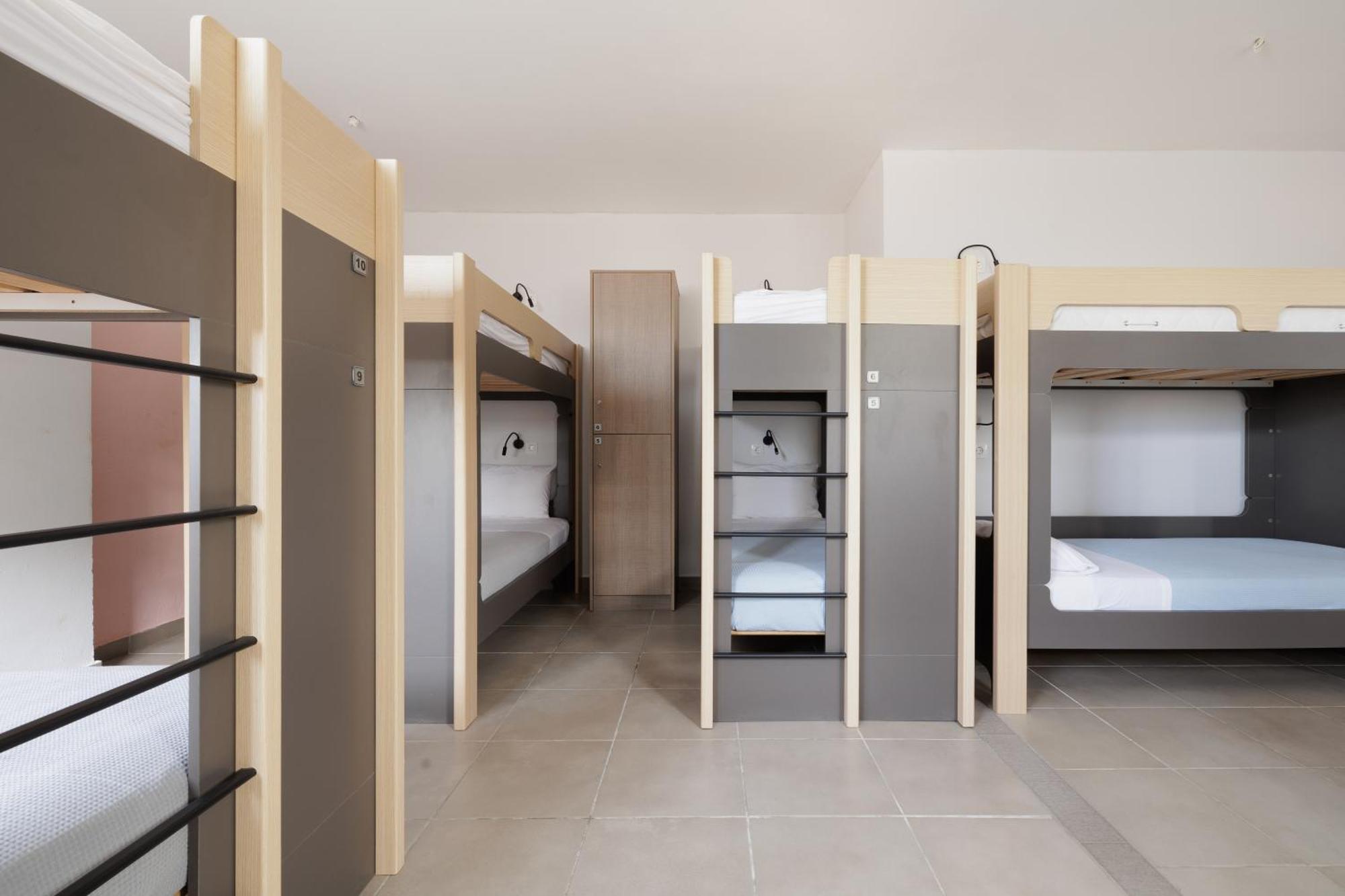 Local Hostel & Suites Potamós エクステリア 写真