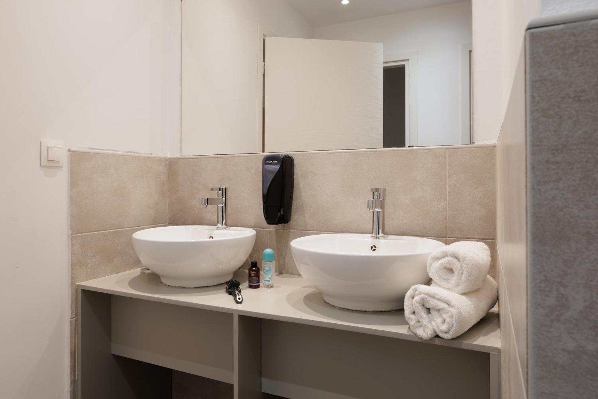 Local Hostel & Suites Potamós エクステリア 写真