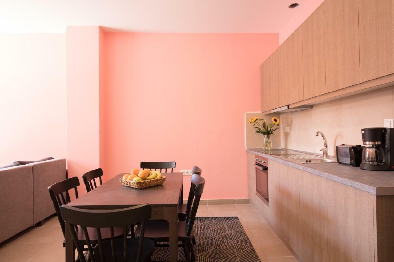 Local Hostel & Suites Potamós エクステリア 写真