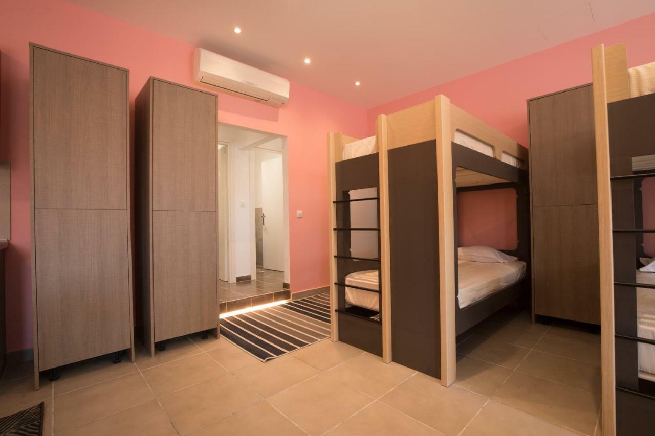 Local Hostel & Suites Potamós エクステリア 写真
