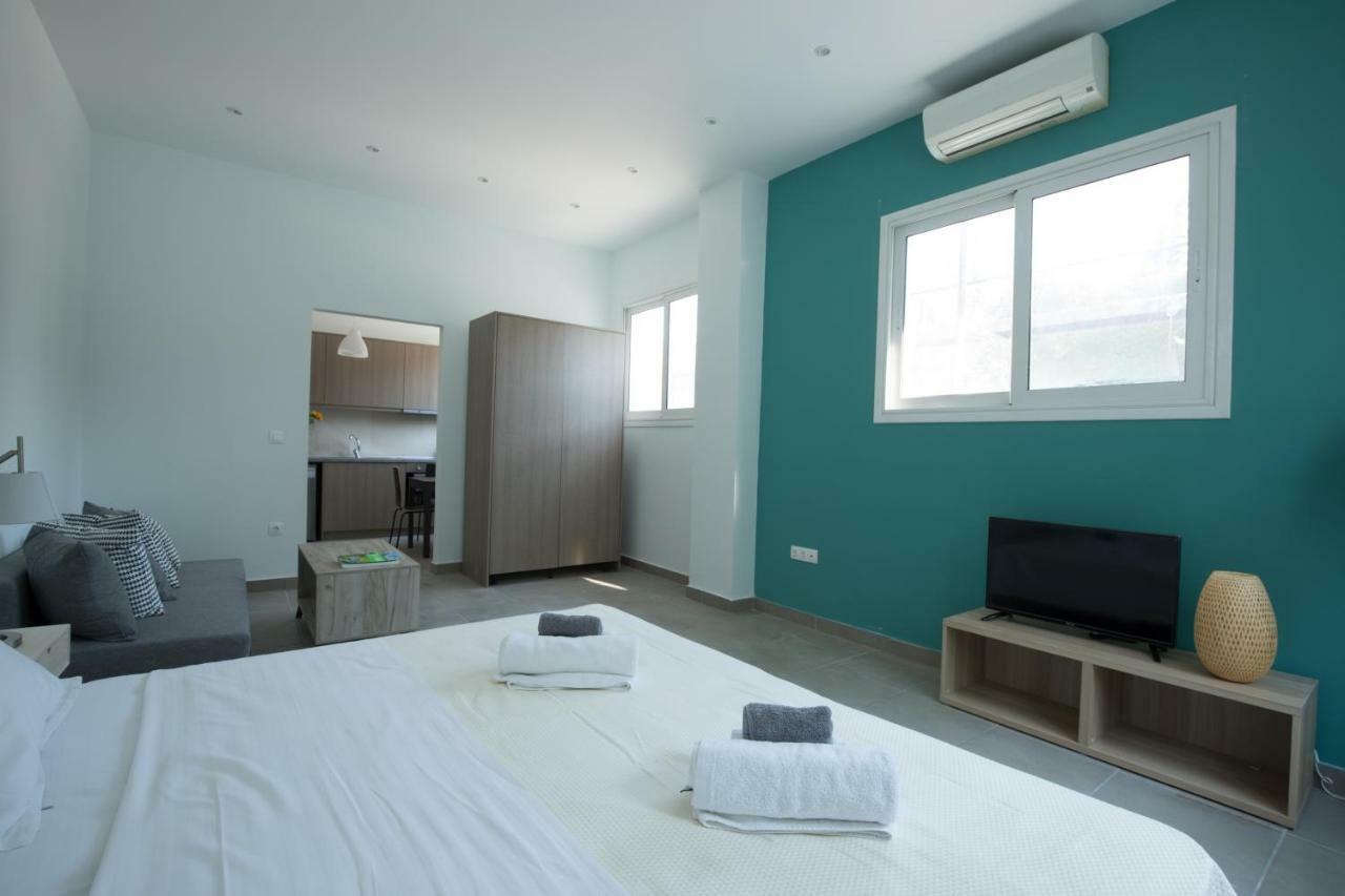 Local Hostel & Suites Potamós エクステリア 写真