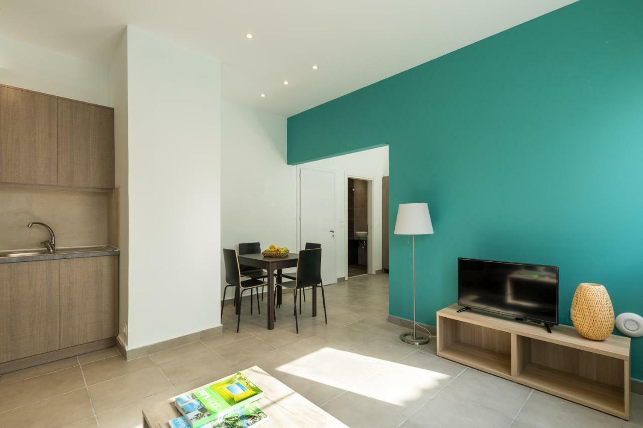 Local Hostel & Suites Potamós エクステリア 写真