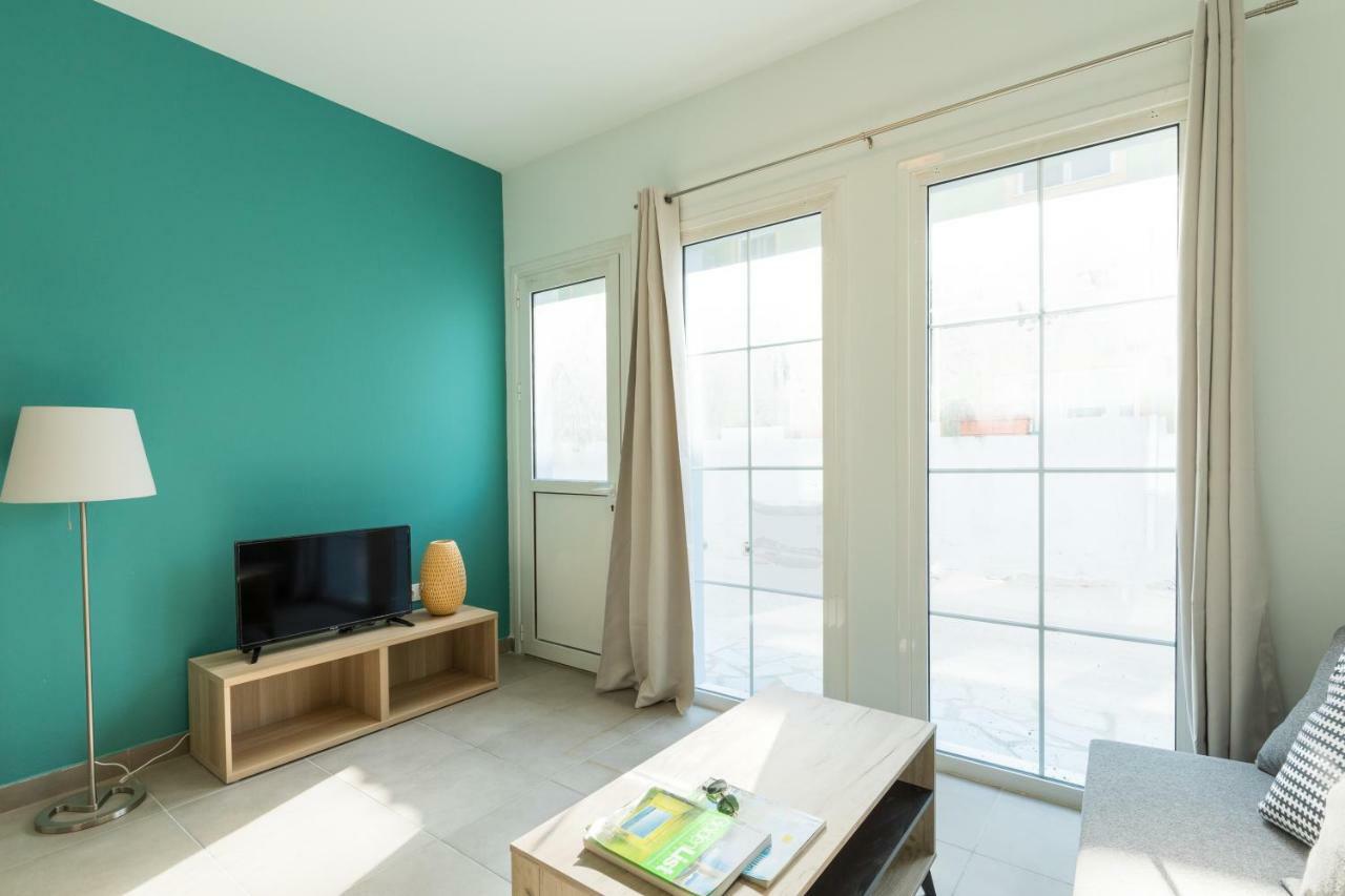 Local Hostel & Suites Potamós エクステリア 写真