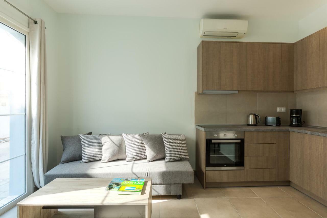 Local Hostel & Suites Potamós エクステリア 写真