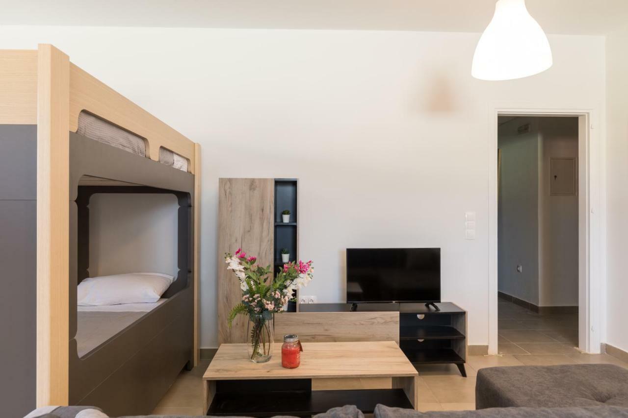 Local Hostel & Suites Potamós エクステリア 写真