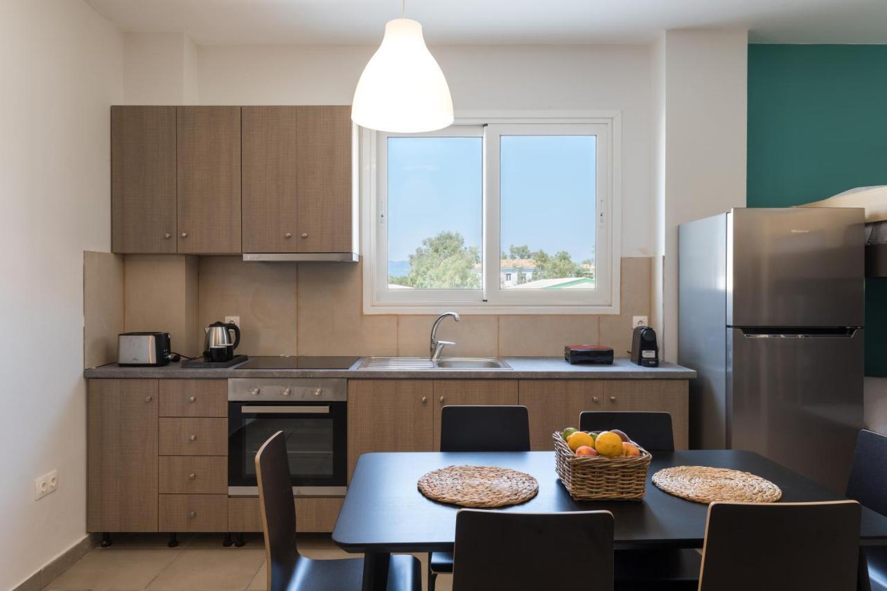 Local Hostel & Suites Potamós エクステリア 写真
